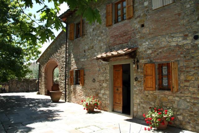 Tuscany apartment in Florence countryside Podere Fichereto