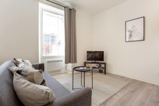 Modern & bright 1 bed for 4 close to city centre!