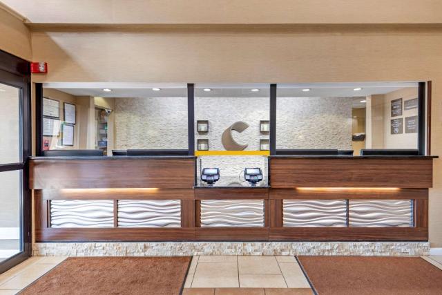 Comfort Inn & Suites Canton Riverstone Area