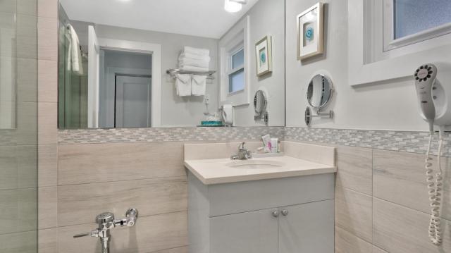 East Hampton House Resort