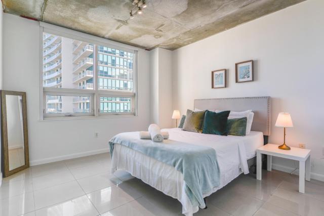 Relax Family Midtown - free parking & Great pool