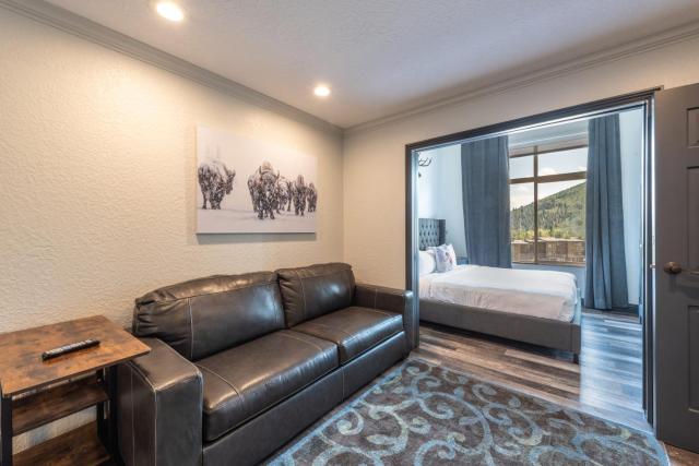 Westgate Park City Differentiated Modern Update Top Floor View Deluxe Studio