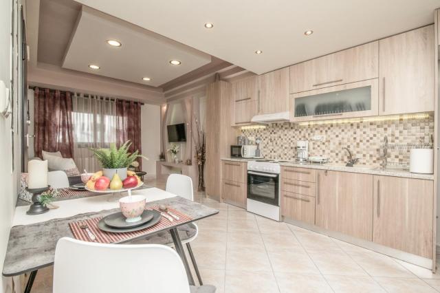 The Ivory - Luxury & Spacious Apartment in Egaleo-Athens