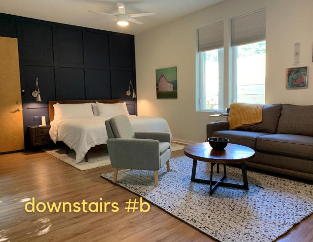 NormalBnB - 2 Blocks From Restaurants, Bars, Hospital