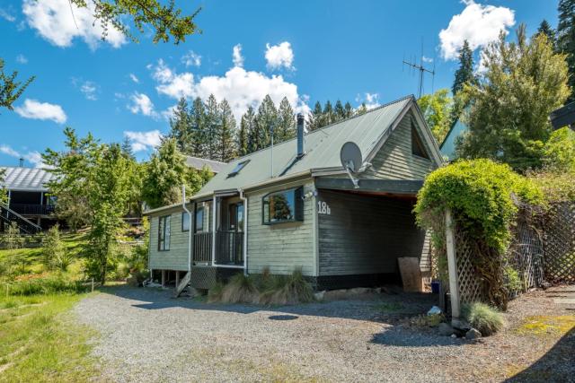 18b Alpine Avenue