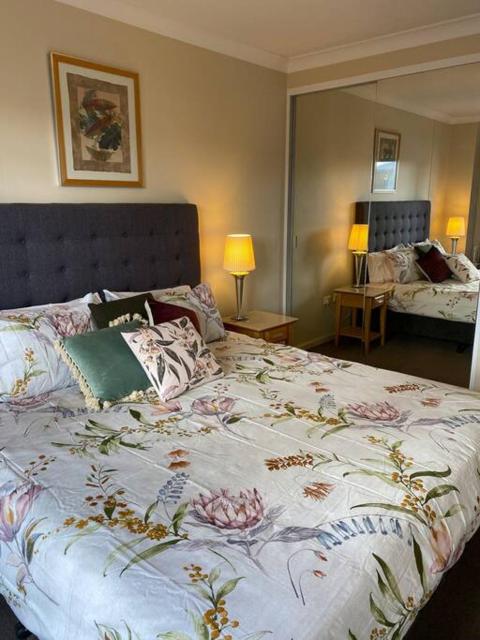 RIVERSIDE CITY VIEW PARKING NETFLIX WIFI WINE FREE