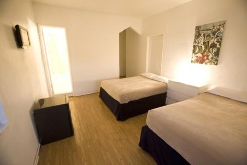 South Beach Rooms and Hostel