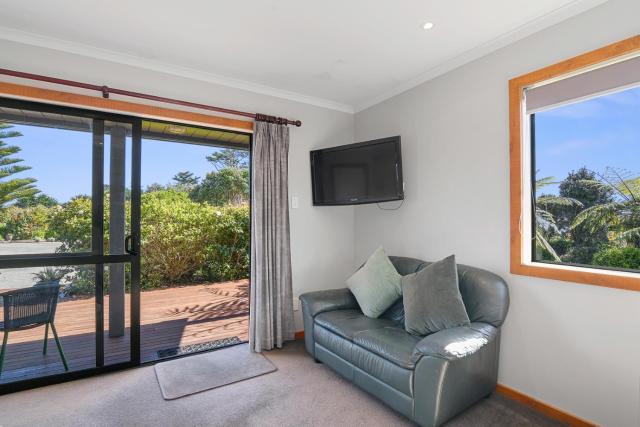 Upepo - The Garden Room - Cape Foulwind Studio