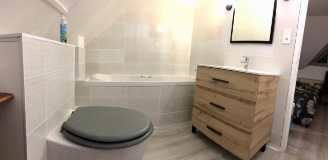 Appartement Cosy 600m Gare - étage 3 - balcon et calme - TV - wifi