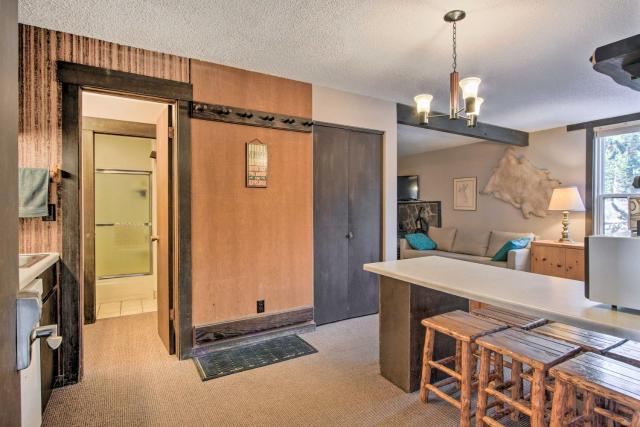 Cozy Big Sky Studio ~ 1 Mile to Mtn Village!
