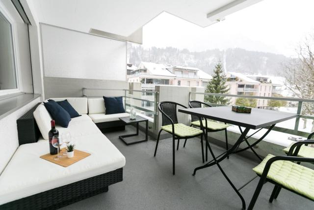 Spirit Apartments - Balkon - Bergsicht - Parkplatz