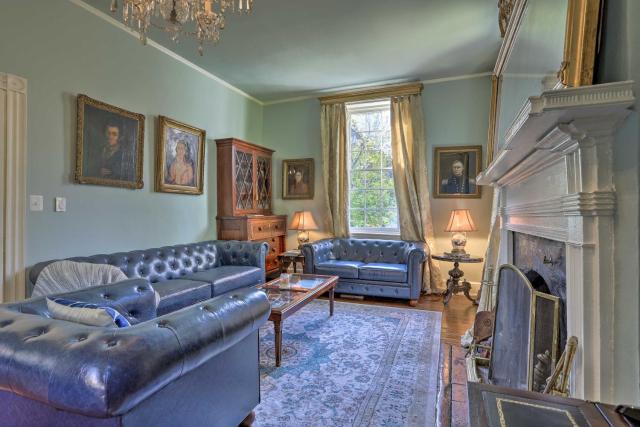 Historic Warrenton Home w/ Patio & Hot Tub!