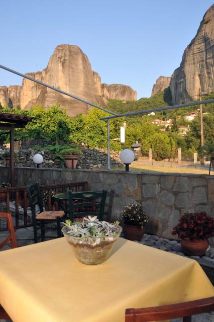 GUESTHOUSE BLOUTSOS ROOMS