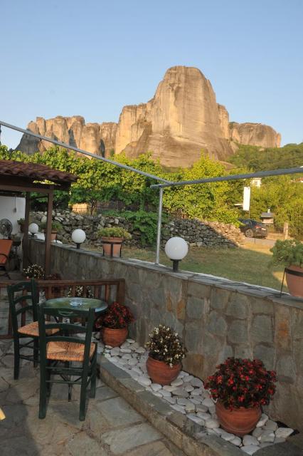 GUESTHOUSE BLOUTSOS ROOMS