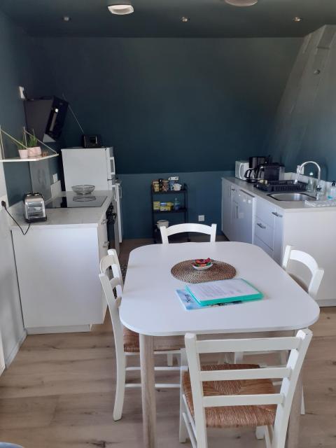 CHARMANT APPARTEMENT à 150 M des THERMES et du CENTRE VILLE