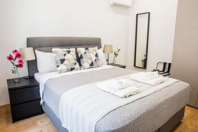 A22 Premium flat with balcony in the centre