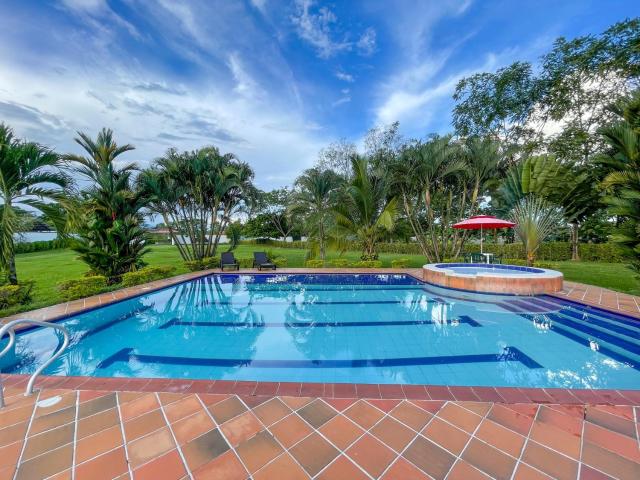 Finca Turística Villa Natasha - Casa Campestre y Cabañas Villavicencio