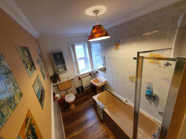 F2 STUDIO - 485sq Feet 4 Room - PERFECT for LONG STAY - FREE STREET PARKING - WASHER - NETFLIX - Welcome Tray 1 FREE Dog