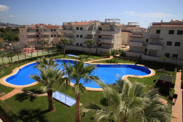 Bajo con terraza en urbanización familiar - Arenas ALBERT VILLAS