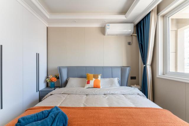 Locals Apartment Inn 12