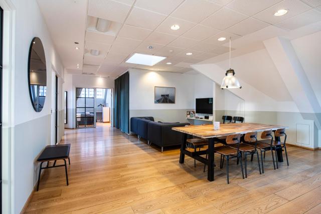 Kings Garden - 5 bedrooms - 2 baths by Daniel&Jacob's
