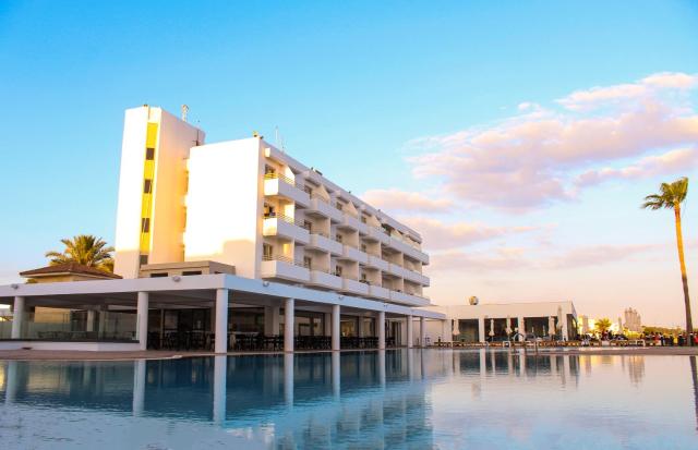Piere - Anne Beach Hotel