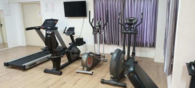 Beach Suite Israel- Private Jacuzzi Garden Suite & Gym, 3 Min Walk To Beach ביץ סוייט ישראל- ג'קוזי פרטי בגינה 3 דקות הליכה לים וחדר כושר