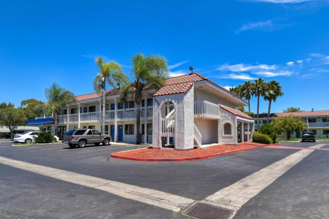 Motel 6-Pomona, CA - Los Angeles