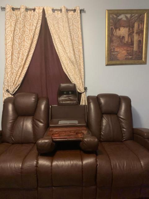 Stylish, Cozy 2BR Private Apt, 2nd Floor, Scenic View, Well-Appointed, Near Providence, MA, RI Line, I-95 Access