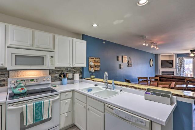 Boat Ramp, Dock & Slip: Step-Free Camdenton Condo!