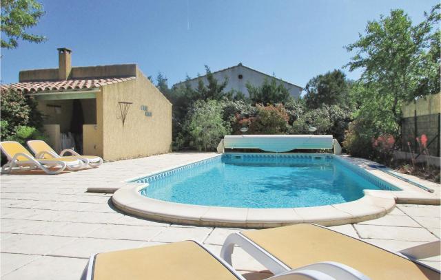 Stunning Home In Cruzy