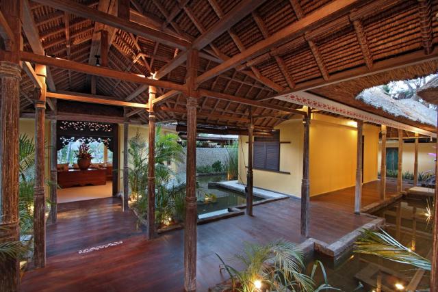 Istana Semer - Balinese Style Private Event Villa, with Large Pool, Gardens and Cook - Near to Canggu & Seminyak
