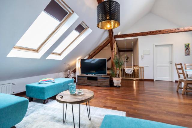 Beautiful and Romantic Penthouse with Two Terraces