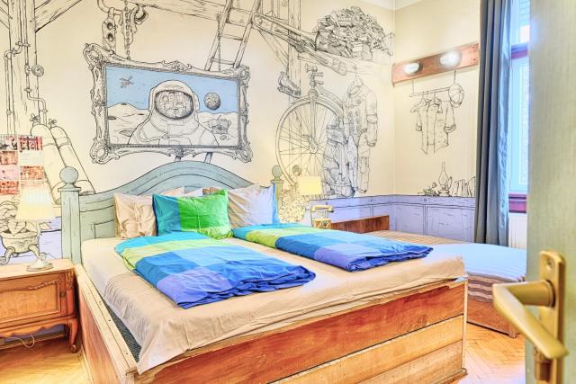 Lavender Circus Hostel, Doubles & Ensuites