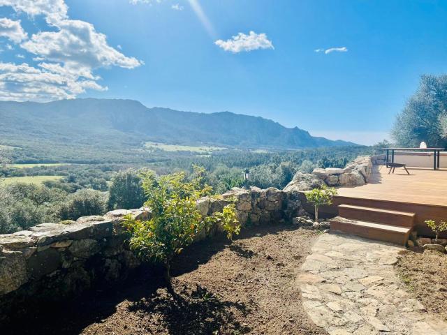 Maison de campagne, deux chambres, vue sur les montagnes