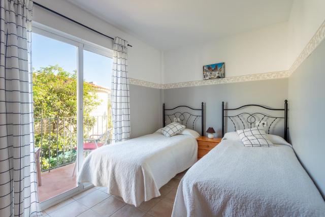 Apartamentos Mundaka Albir