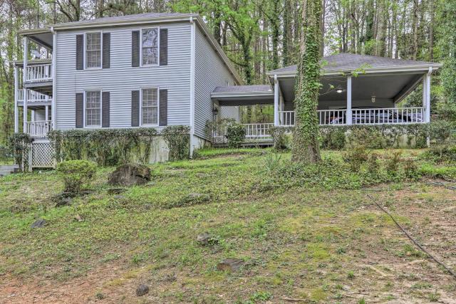 Riverdale Studio ~ 18 Mi to Downtown Atlanta!
