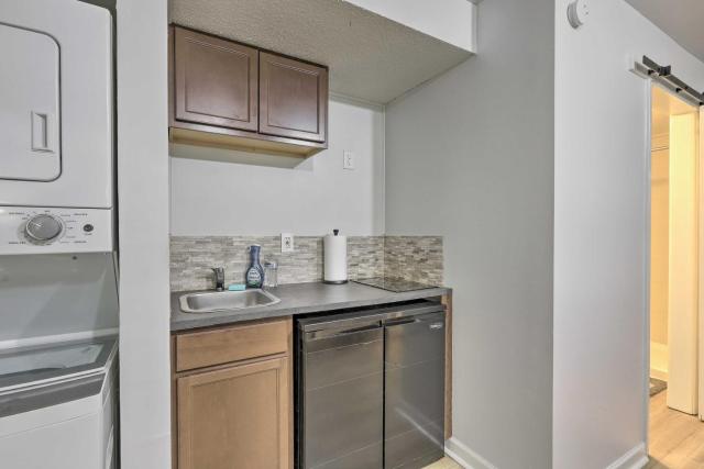 Riverdale Studio ~ 18 Mi to Downtown Atlanta!