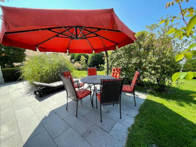 Ferienwohnung mit Terrasse und Garten in Seenähe