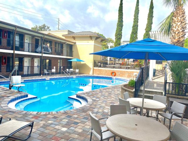 Days Inn by Wyndham Pensacola - Historic Downtown