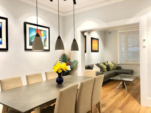 3BR Terrace House in Darling Habour, next to ICC and The Star, Sydney CBD, Free parking