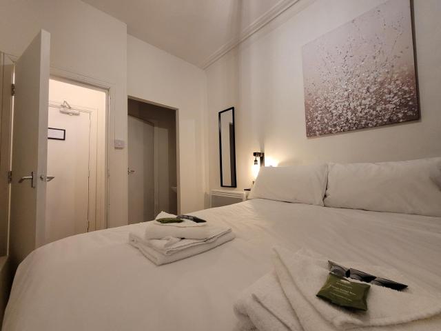Sea side flat 3 with fast WiFi and free PARKING