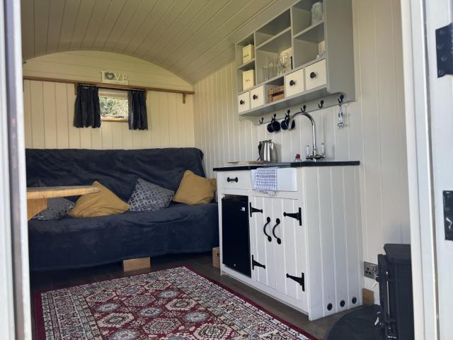 Home Farm Shepherds Hut with Firepit and Wood Burning Stove