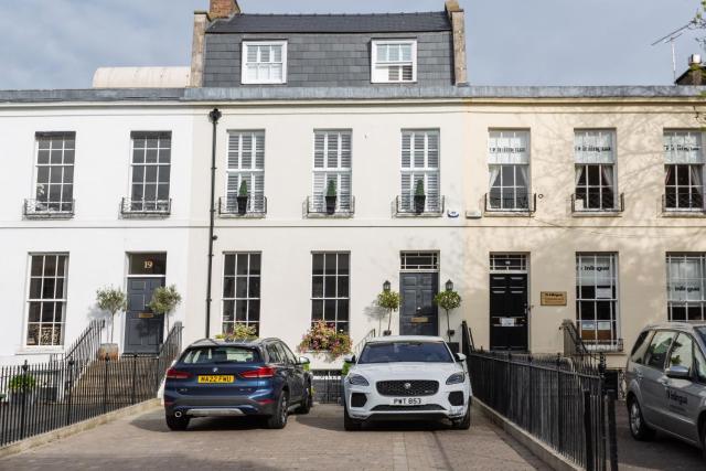 17 Rodney Road - Luxury Apartments