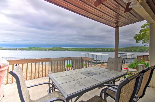 Pool Days & Water Fun Await: Lake Ozark Escape!