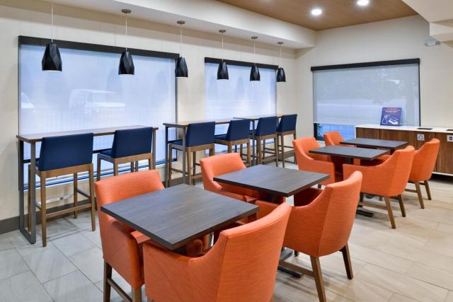 Holiday Inn Express Winston-Salem Medical Ctr Area
