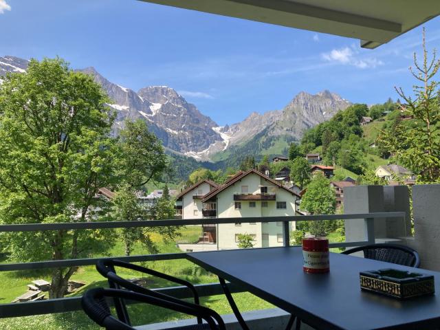 Spirit Apartments - Balkon - Bergsicht - Parkplatz