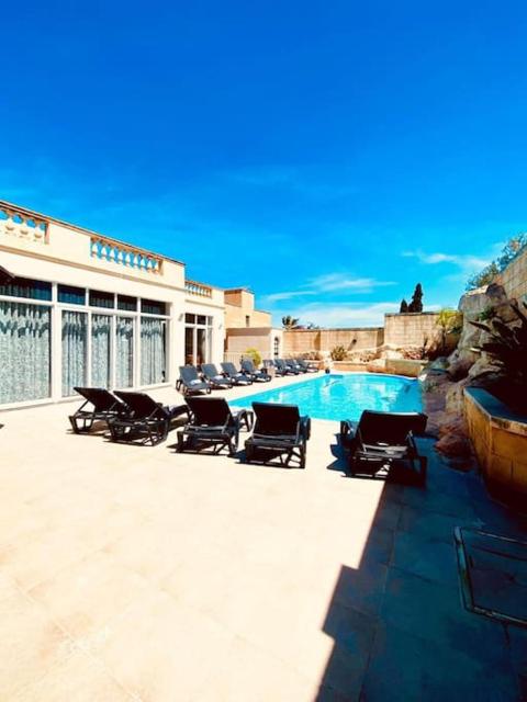Velver Mansion, Malta - Luxury Villa with Pool