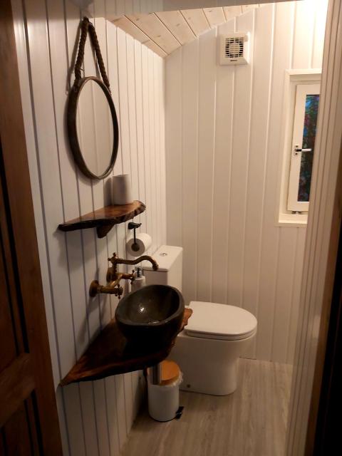 The Feathers Shepherds Hut