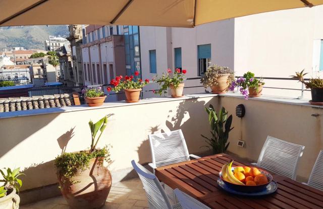 [TERRACE WITH VIEW] Attic in old town BallarHome